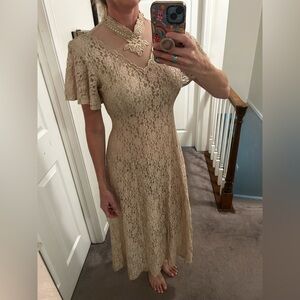 VTG DAWN JOY PRAIRE 100% Nylon Lace Unlinned Dress M/L Made In USA Tie Back